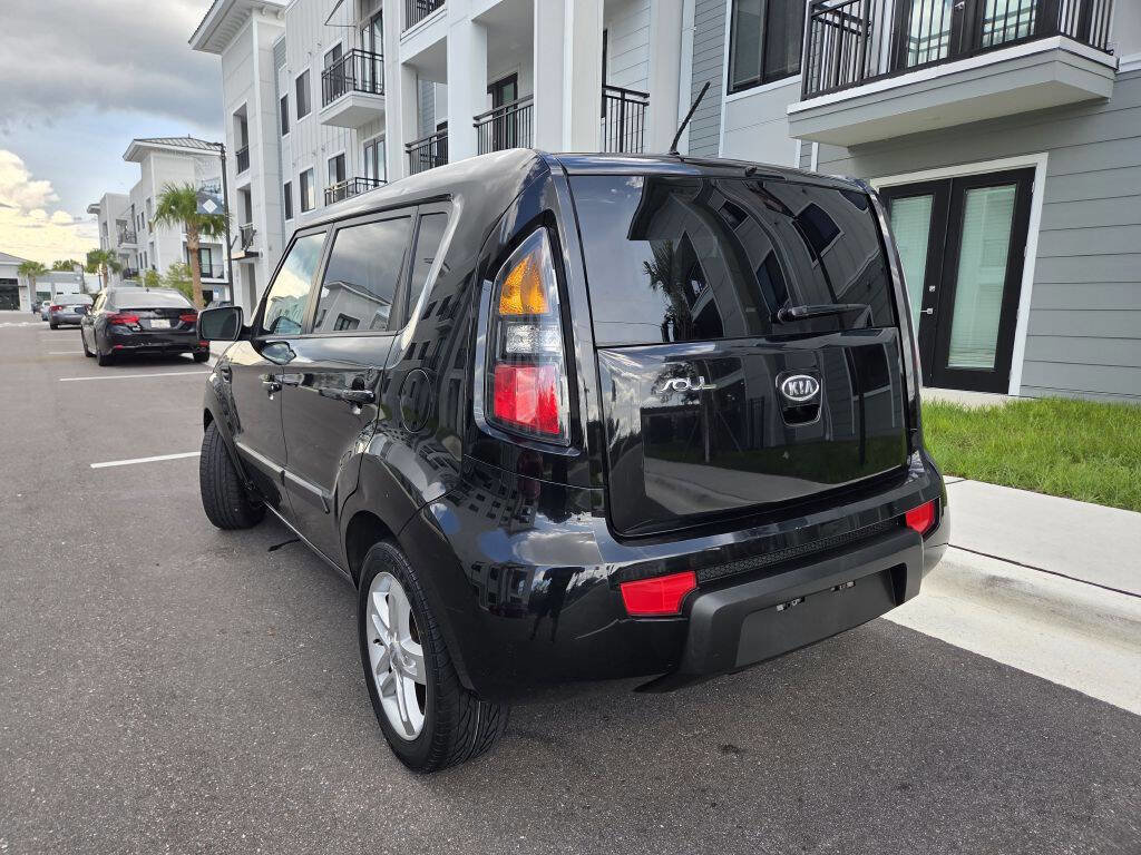 Used 2011 Kia Soul + w/ Audio Pkg FWD image 9