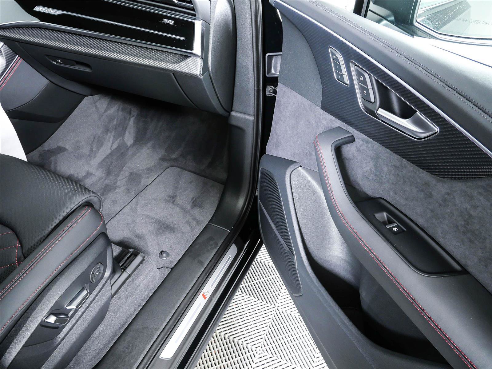 New 2026 Audi SQ7 Prestige AWD/4WD image 26