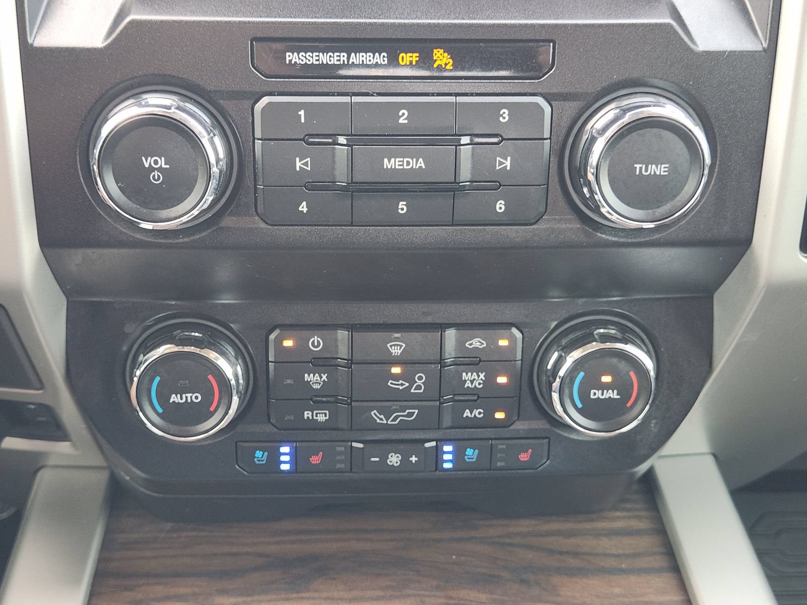 Used 2019 Ford F150 Lariat AWD/4WD image 21
