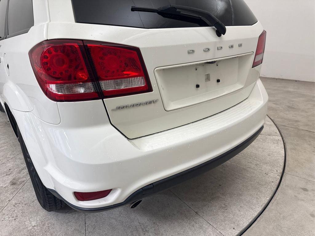 Used 2019 Dodge Journey SE w/ Connectivity Group FWD image 18