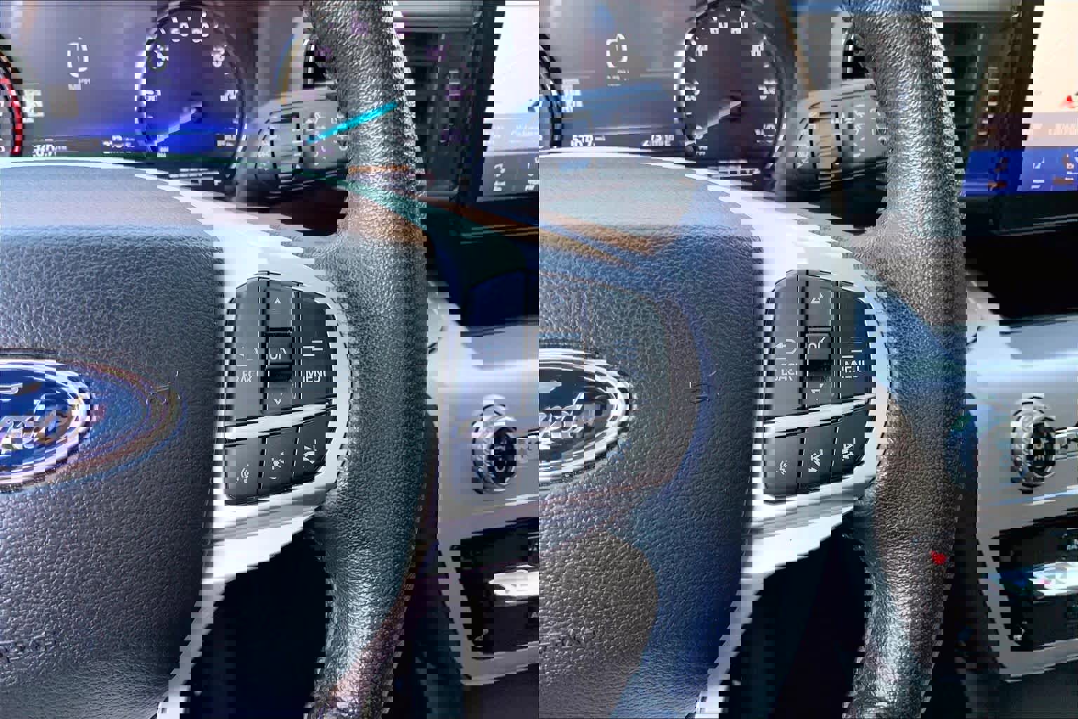 Used 2022 Ford Explorer XLT w/ Equipment Group 202A image 25