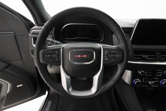 Used 2023 GMC Yukon SLT w/ SLT Premium Package image 13