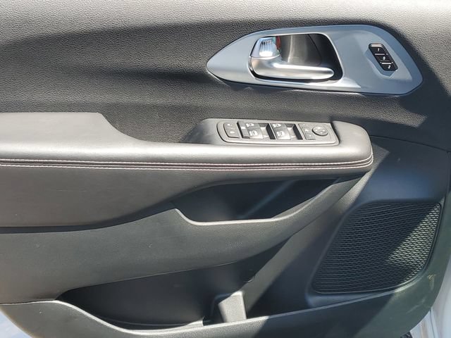 New 2026 Chrysler Pacifica Limited w/ S Appearance Package AWD/4WD image 17