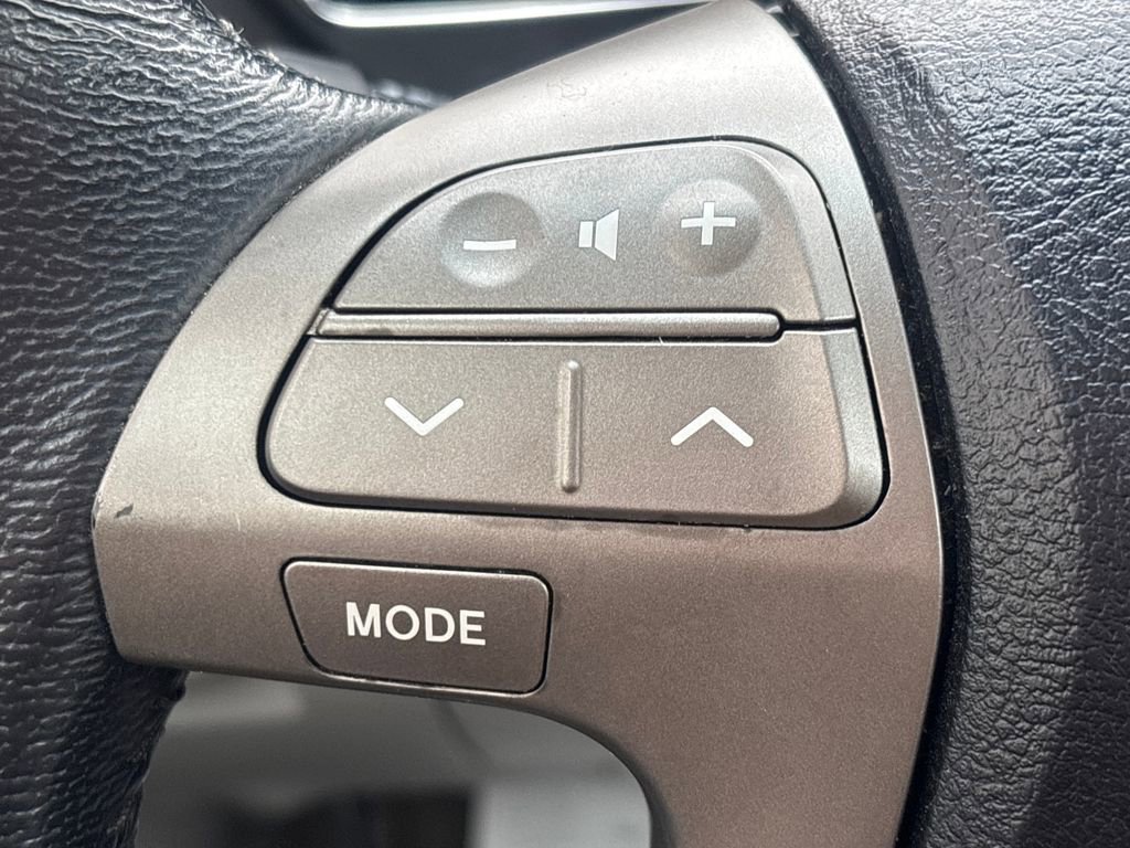 Used 2010 Toyota Highlander SE image 20