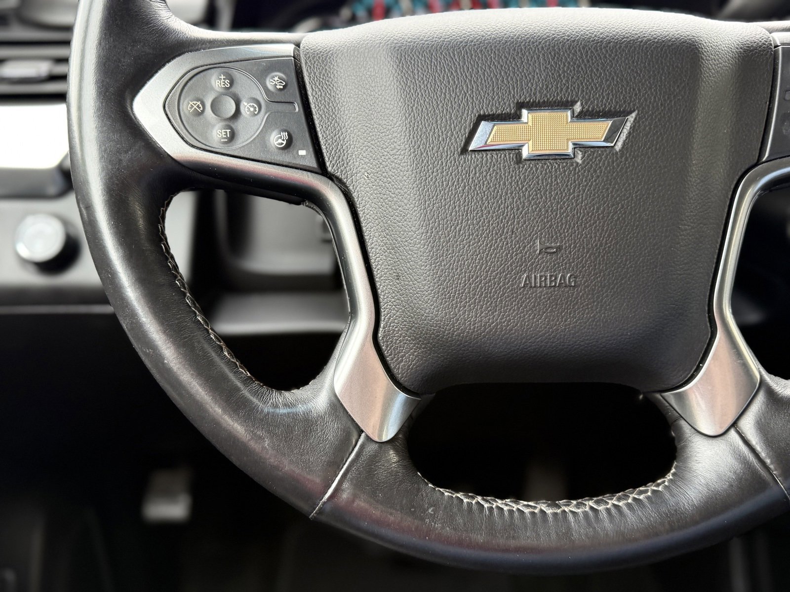 Used 2017 Chevrolet Suburban Premier image 25