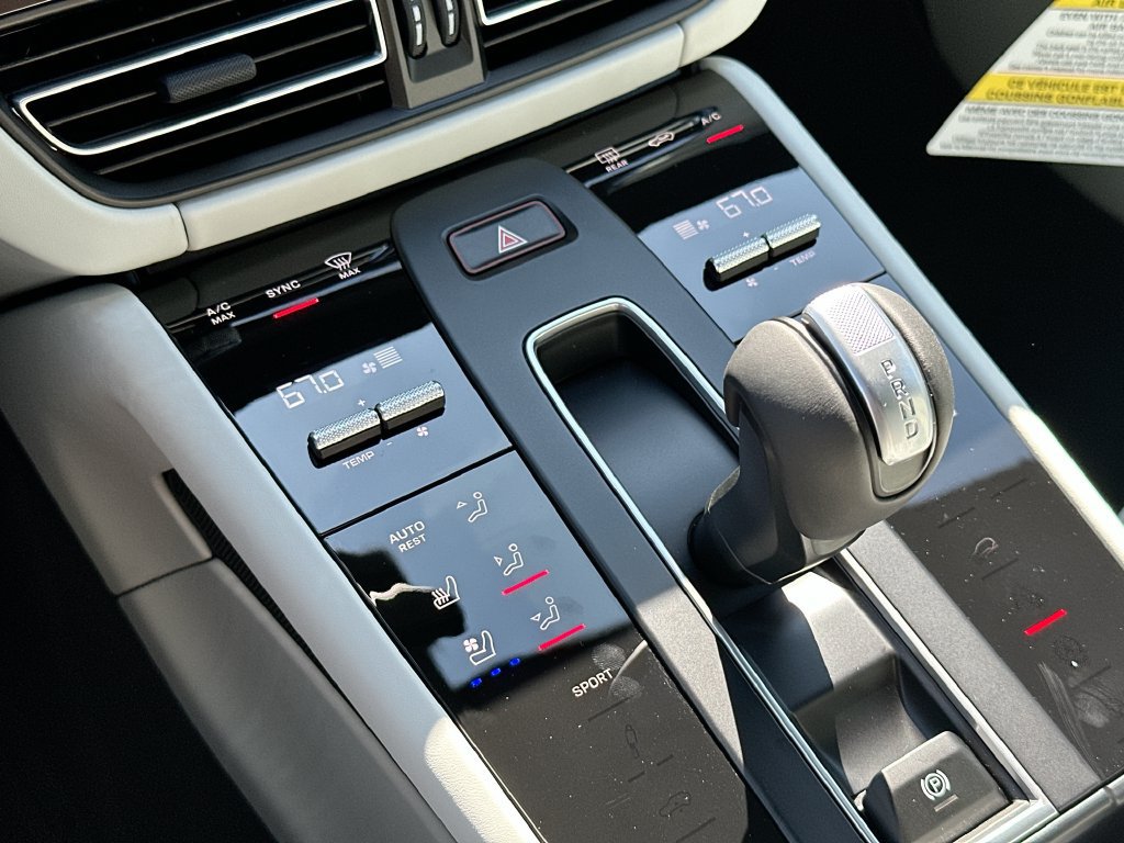 New 2026 Porsche Macan AWD/4WD image 18