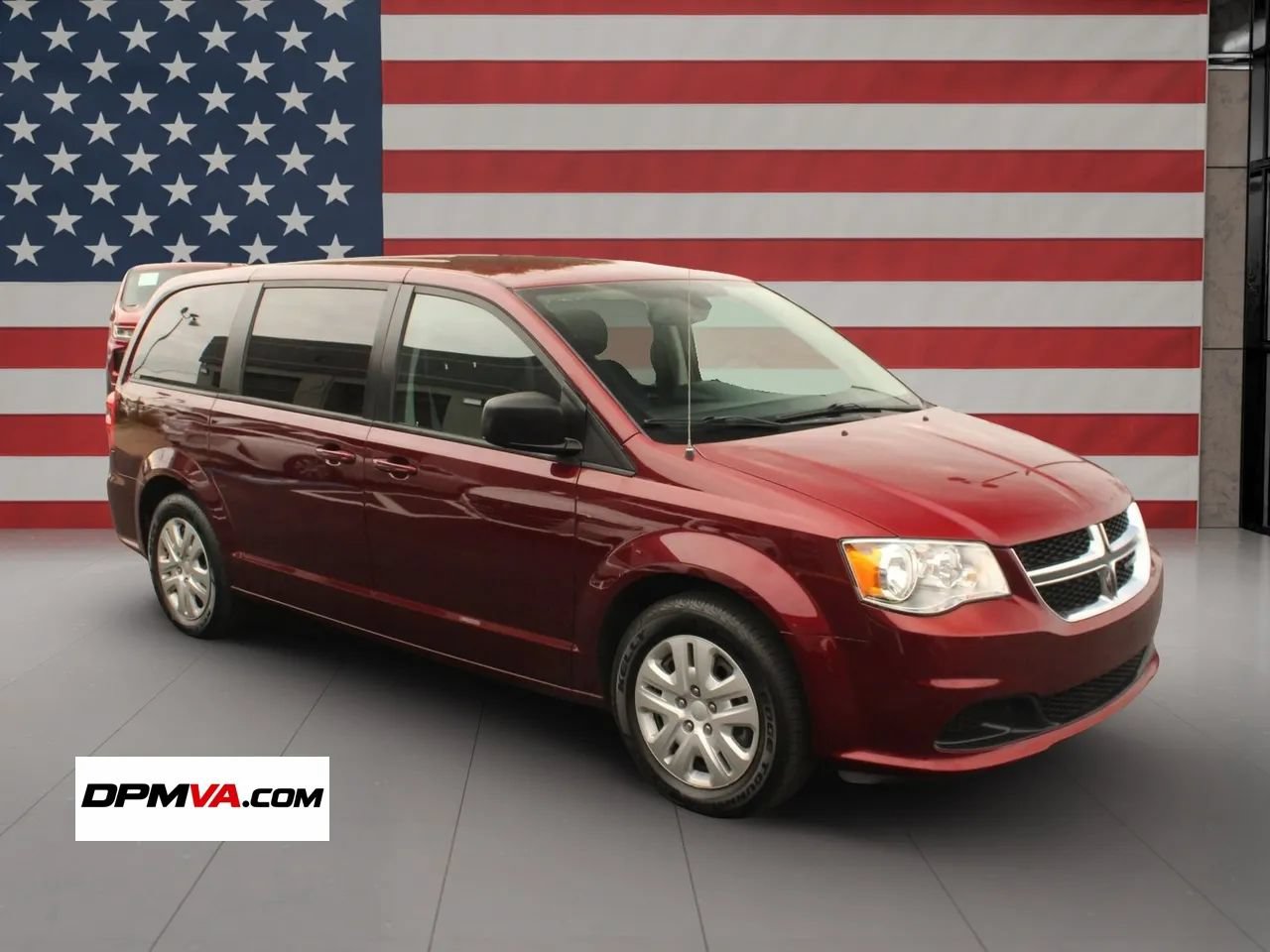 Used 2018 Dodge Grand Caravan SE w/ UConnect Hands-Free Group FWD image 11