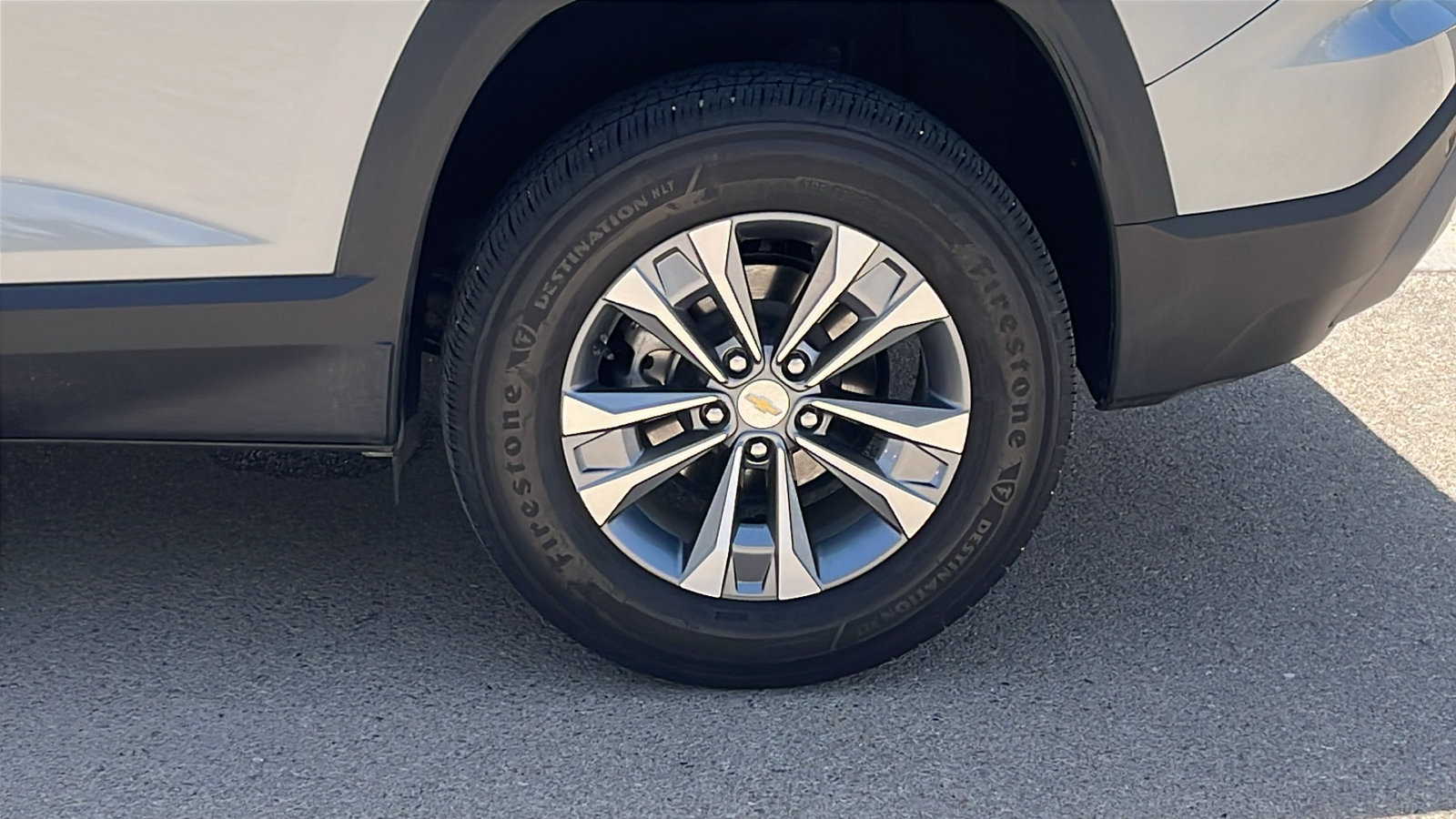 Used 2026 Chevrolet Equinox LT FWD image 5