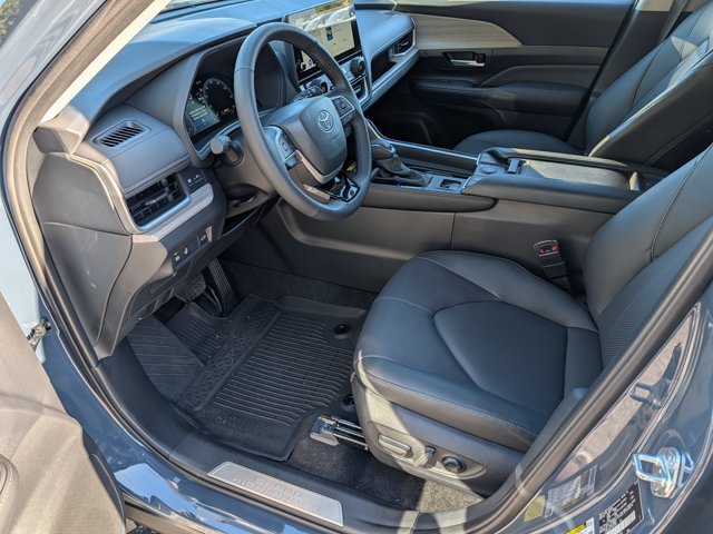 Used 2026 Toyota Grand Highlander FWD image 9
