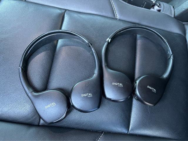 Used 2017 Chevrolet Suburban LT w/ LT Signature Package image 27