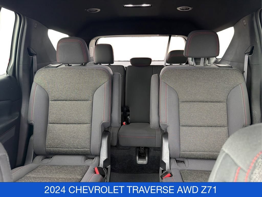 Used 2024 Chevrolet Traverse Z71 AWD/4WD image 16