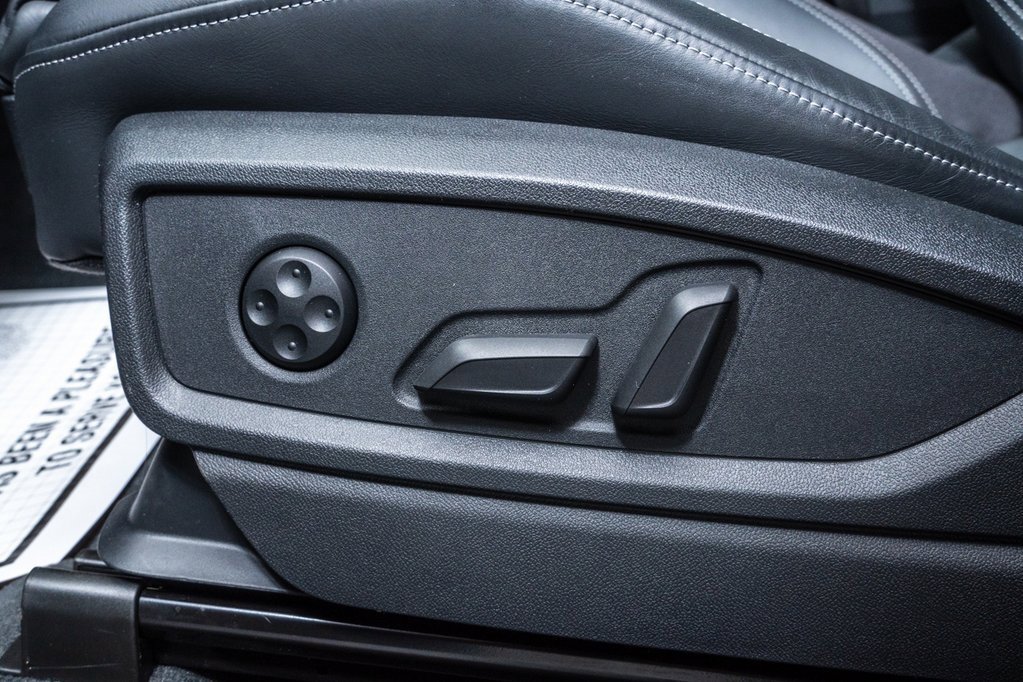 Used 2025 Audi SQ5 Premium Plus w/ Premium Plus Package image 25