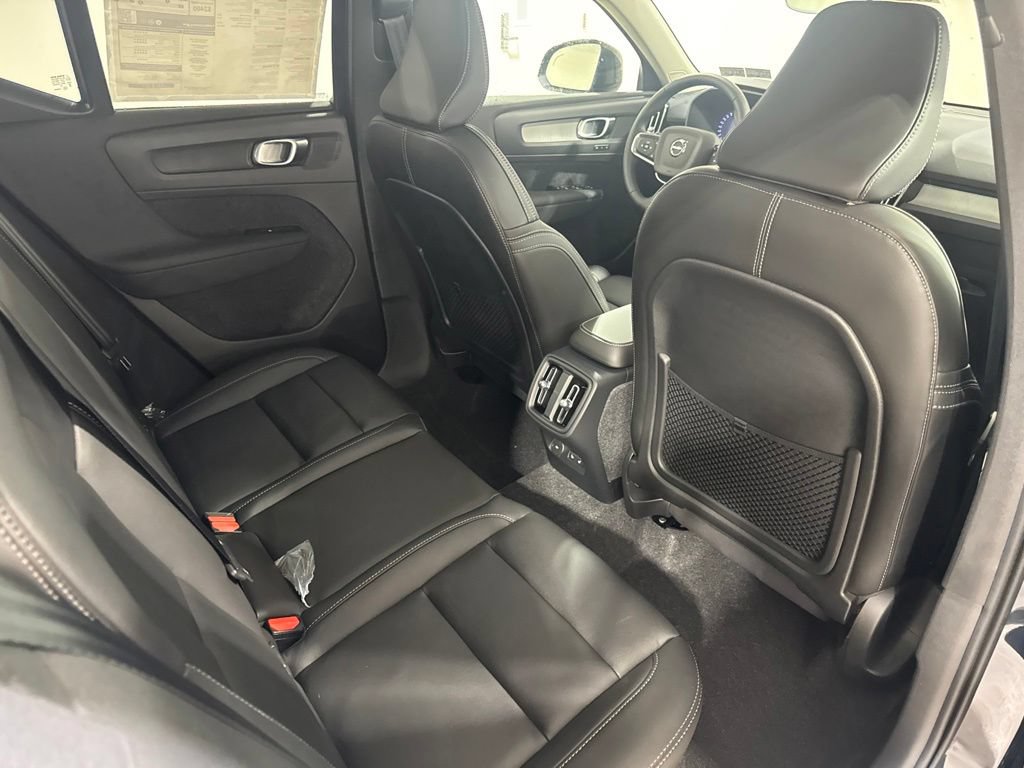 New 2026 Volvo XC40 B5 Plus w/ Climate Package AWD/4WD image 24