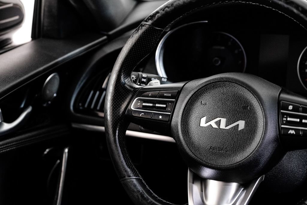 Used 2022 Kia Stinger GT-Line w/ Sun & Sound Package image 16