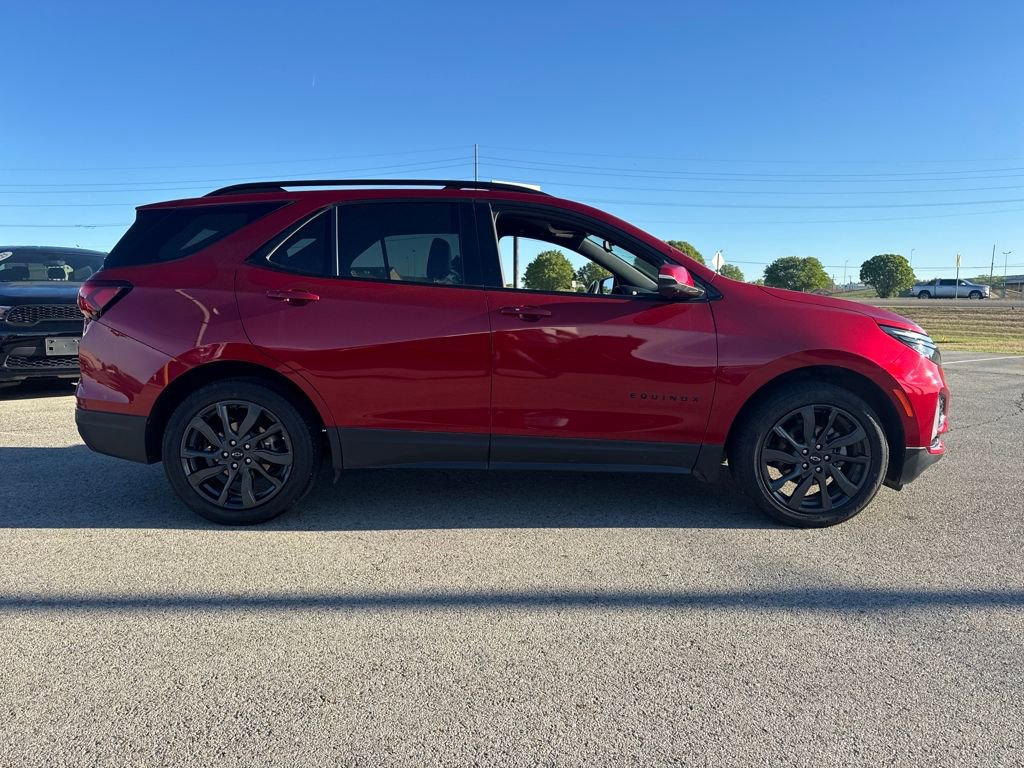 Used 2022 Chevrolet Equinox RS w/ RS Leather Package image 9