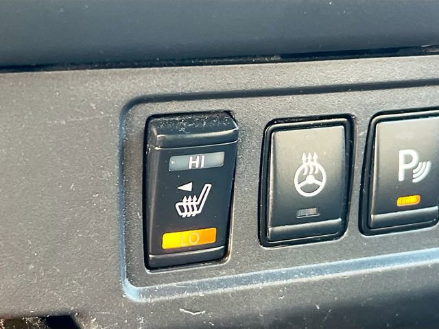 Used 2022 Nissan Frontier PRO-4X image 18