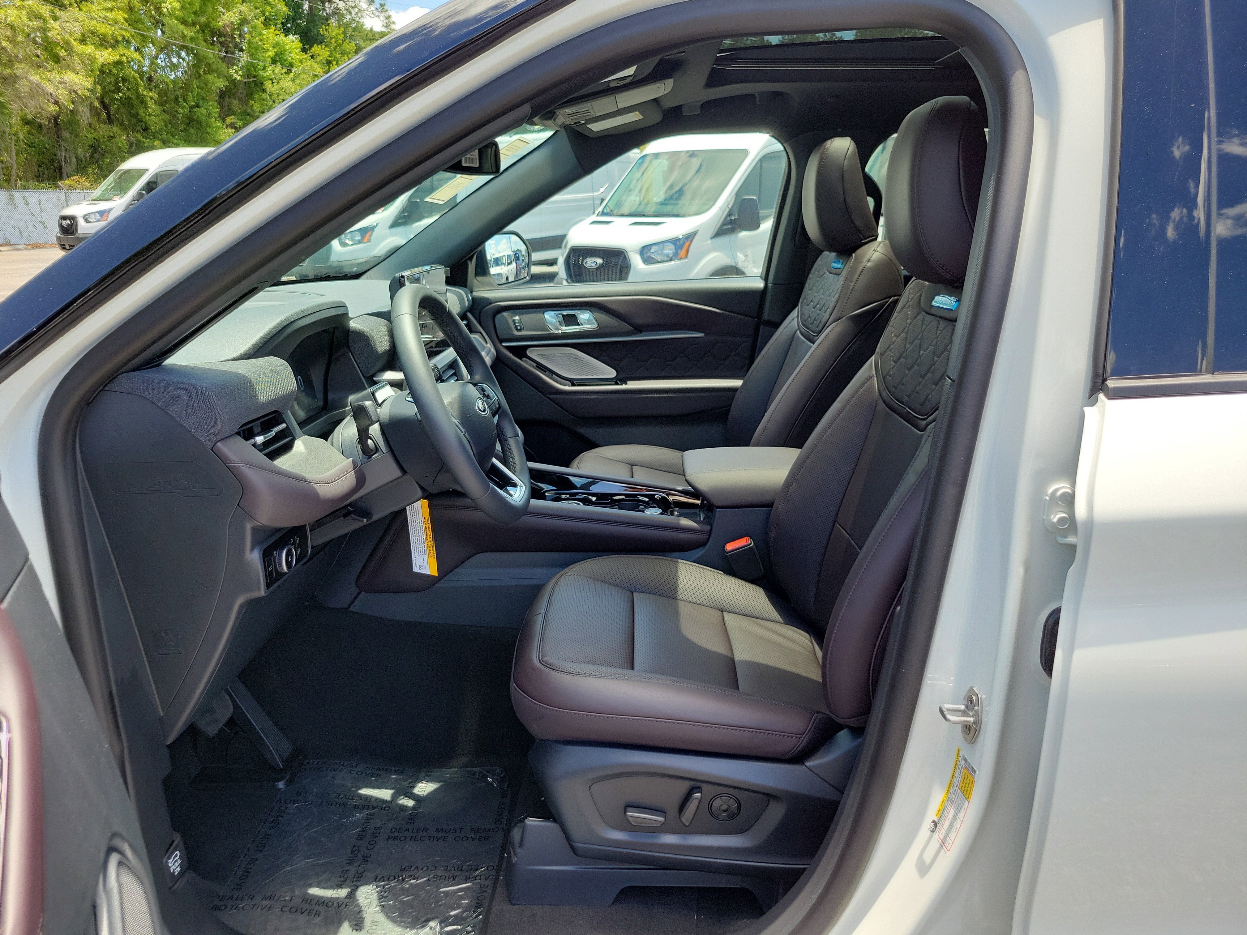 New 2026 Ford Explorer Platinum w/ LUX Leather Package AWD/4WD image 21