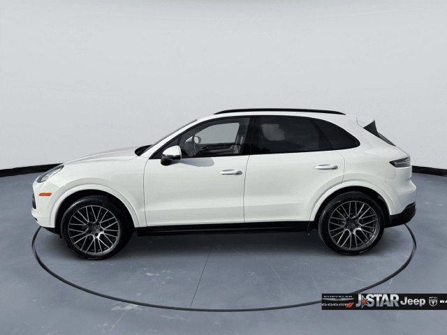 Used 2023 Porsche Cayenne Platinum Edition AWD/4WD image 8