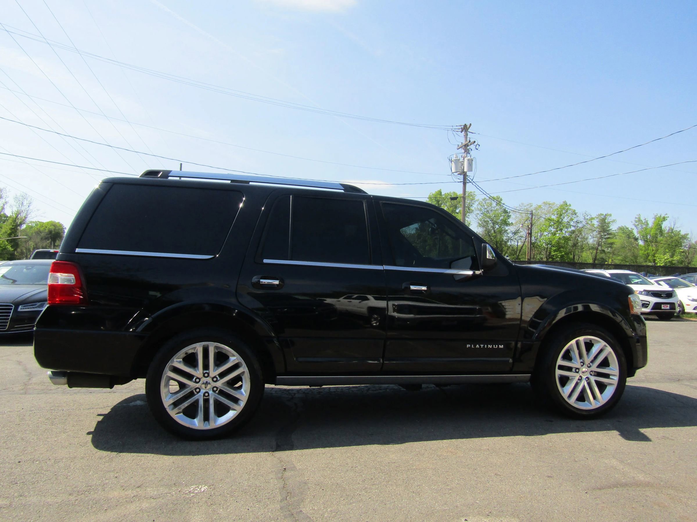 Used 2016 Ford Expedition Platinum AWD/4WD image 9