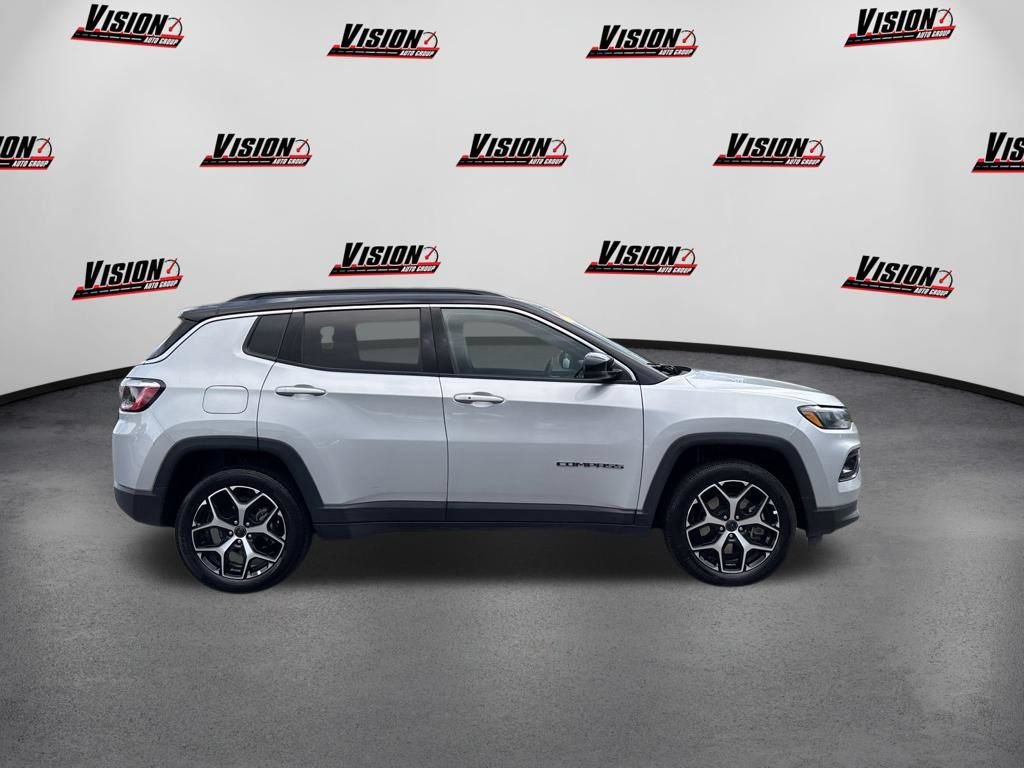Used 2026 Jeep Compass Limited AWD/4WD image 5