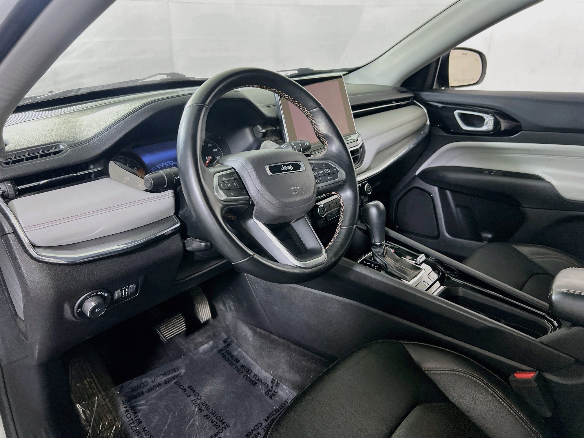 Used 2022 Jeep Compass Limited AWD/4WD image 9