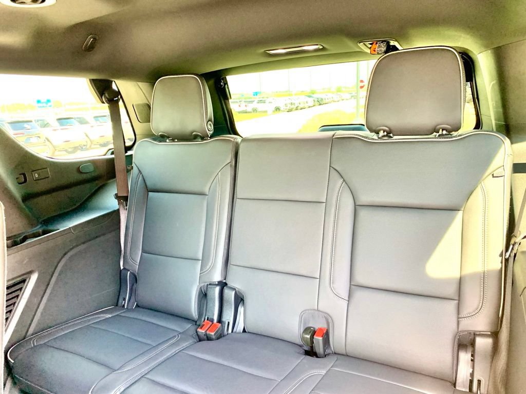 Used 2025 GMC Yukon Elevation RWD image 16