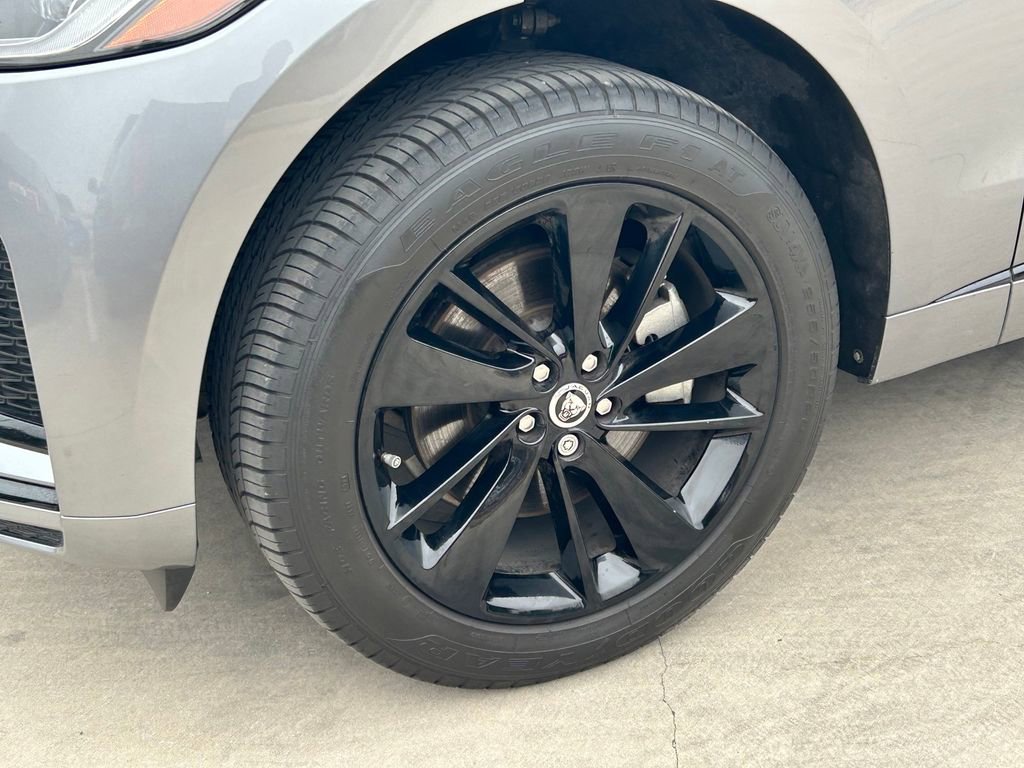 Used 2024 Jaguar F-PACE R-Dynamic S image 9