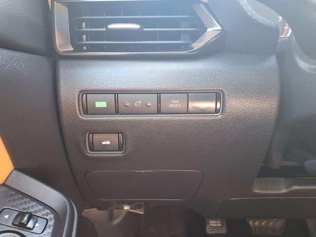 Used 2023 Nissan Sentra SV w/ SV Premium Package FWD image 31
