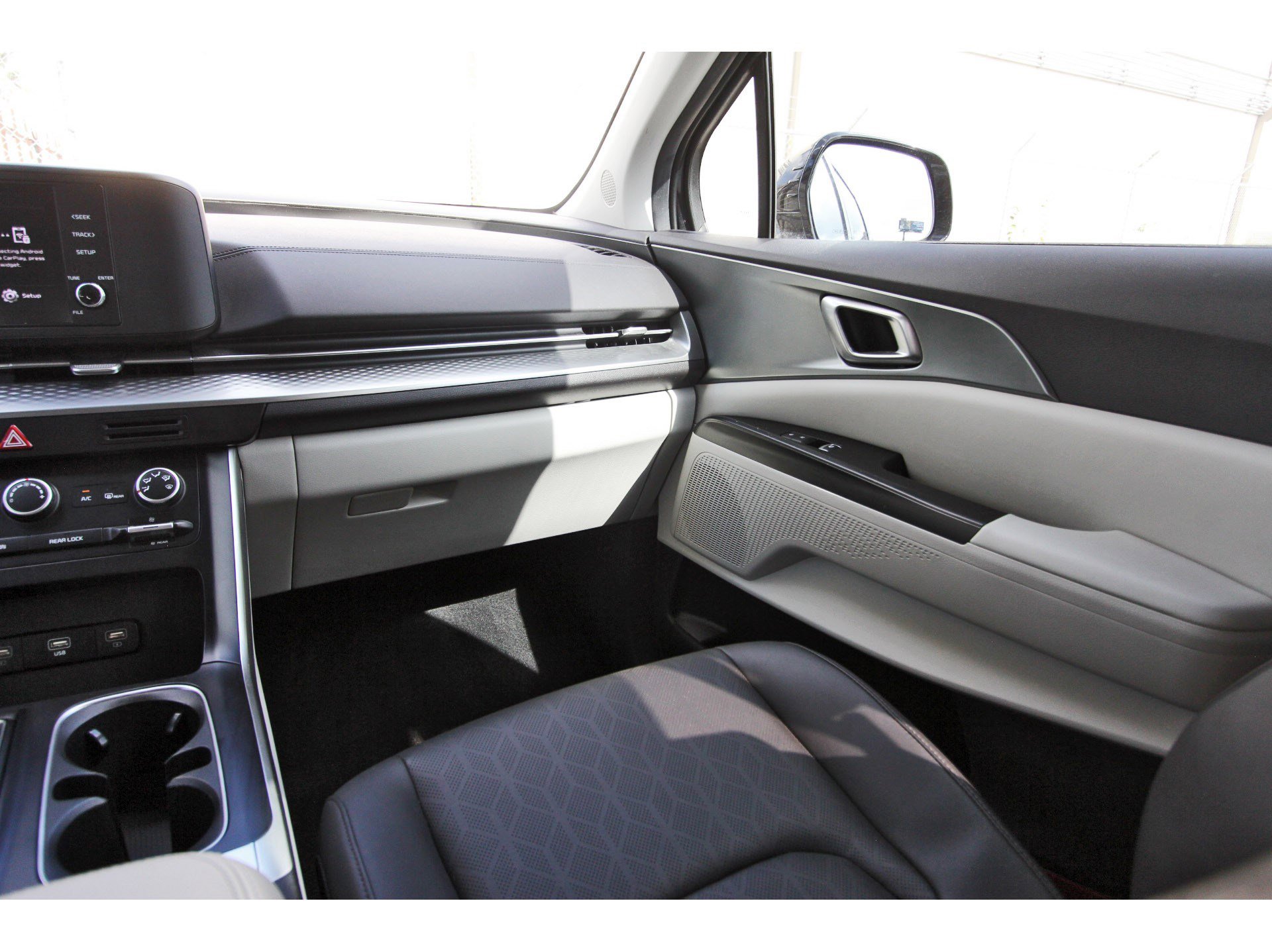 Certified 2024 Kia Carnival LX image 12