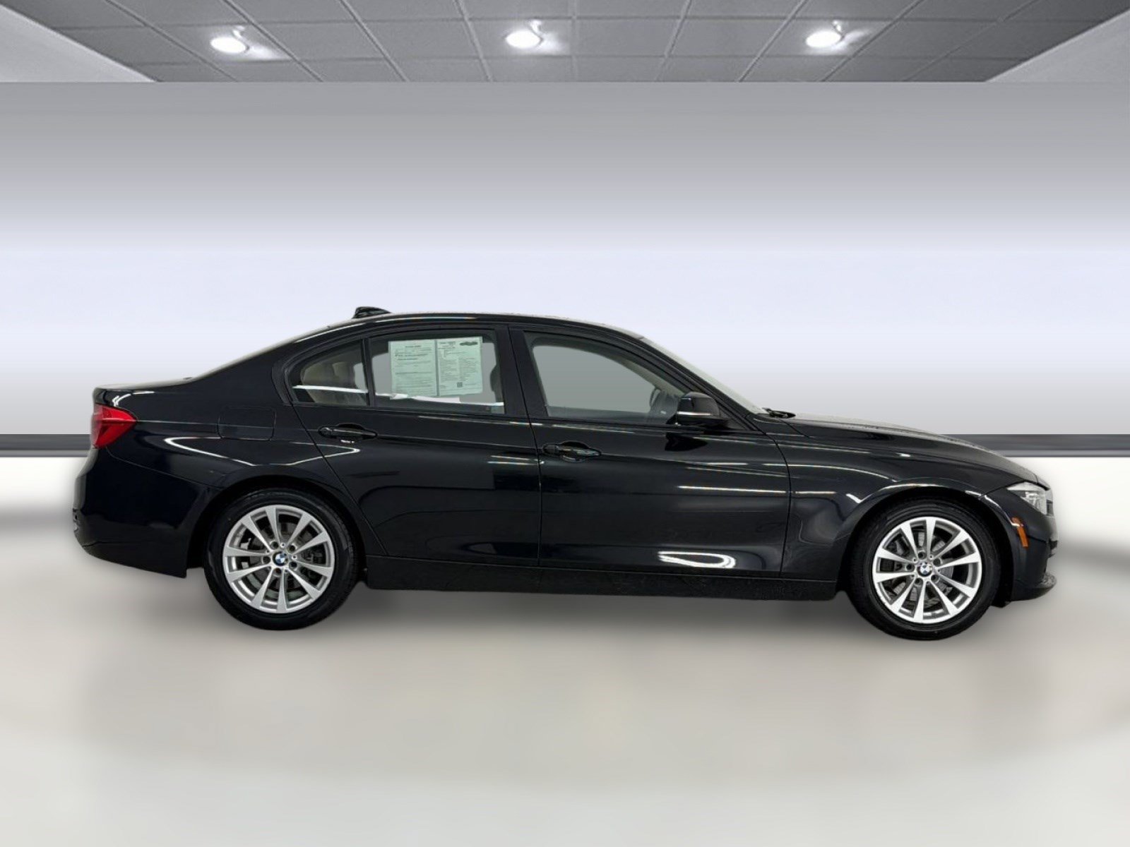 Used 2018 BMW 320i Sedan RWD image 7