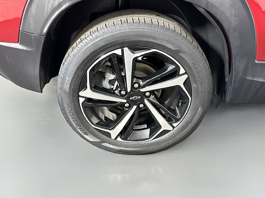 Used 2023 Chevrolet TrailBlazer RS FWD image 32