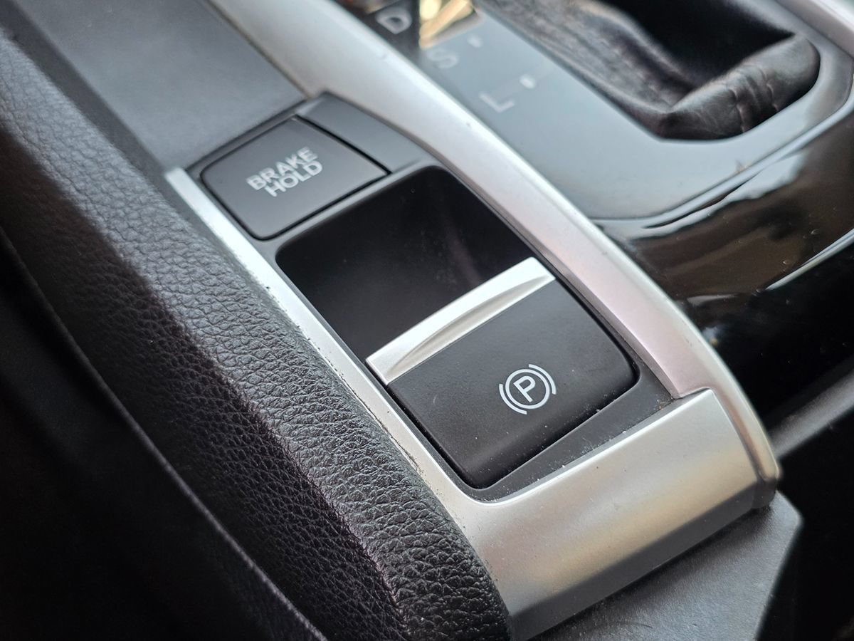 Used 2018 Honda Civic Touring image 40
