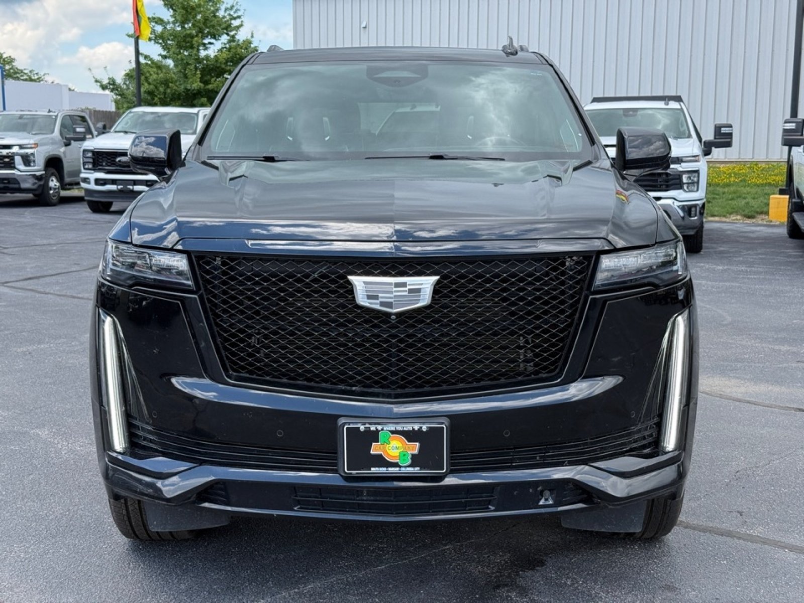 Used 2022 Cadillac Escalade Sport Platinum w/ LPO, ONYX Package AWD/4WD image 3