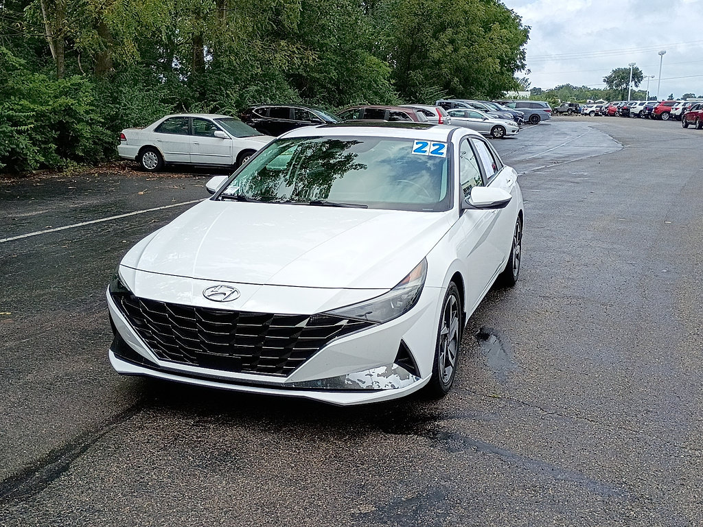 Used 2022 Hyundai Elantra Limited FWD image 7