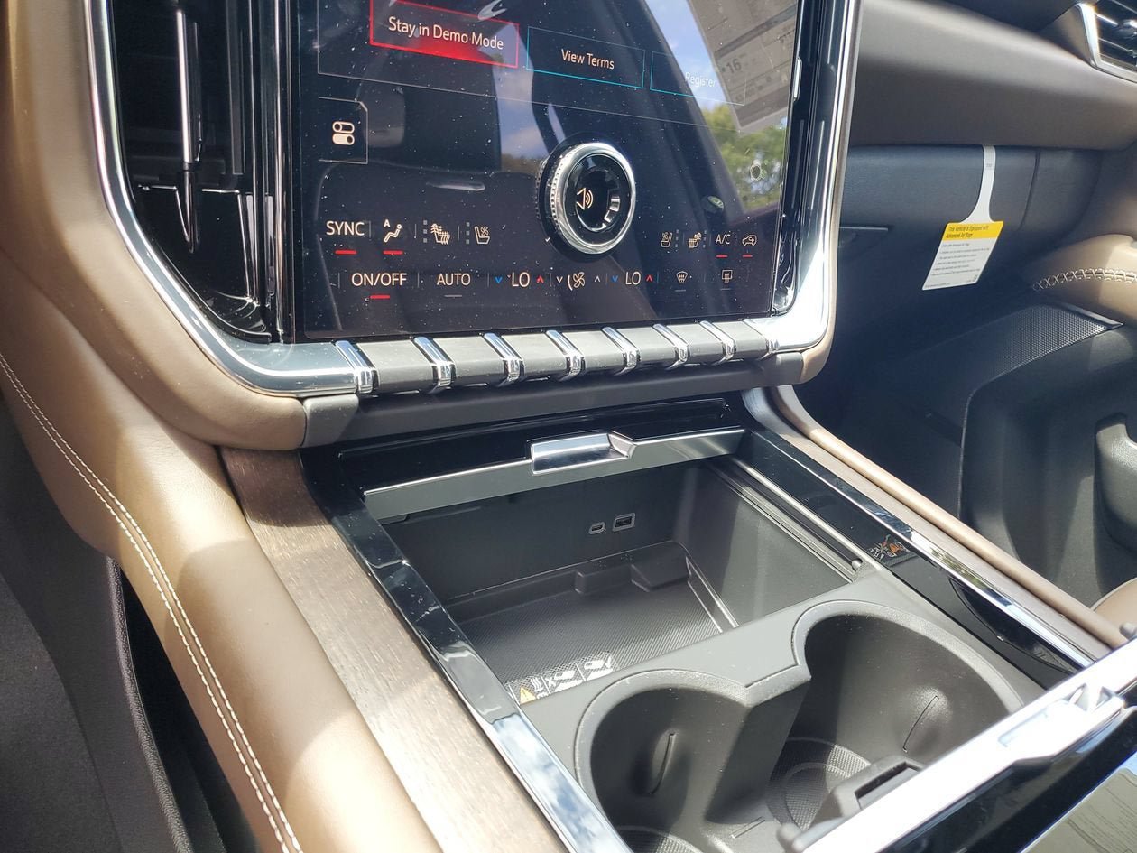 New 2026 GMC Yukon XL Denali Ultimate AWD/4WD image 23