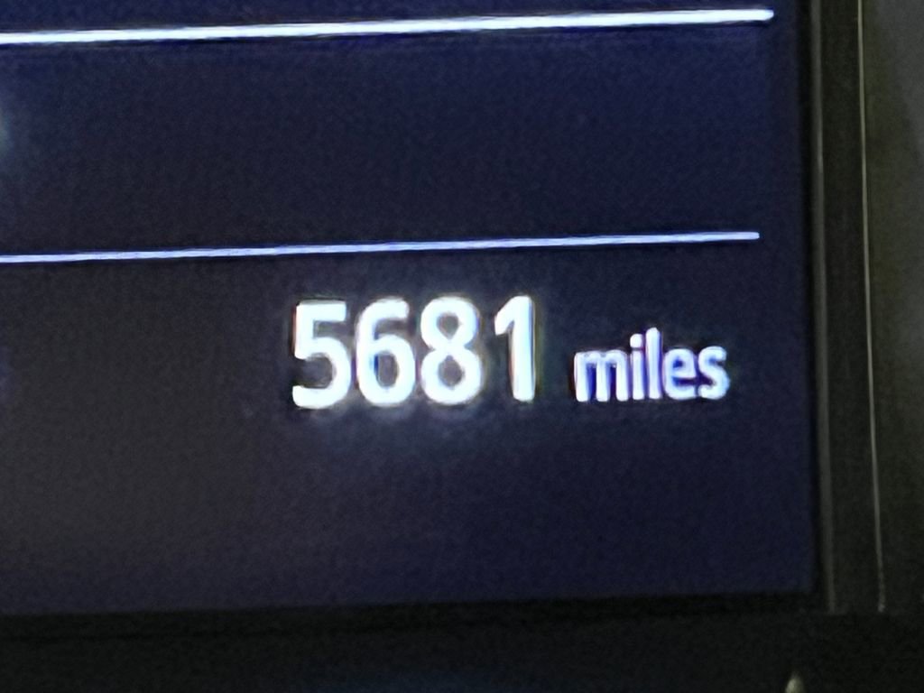 Used 2019 Toyota C-HR XLE image 17