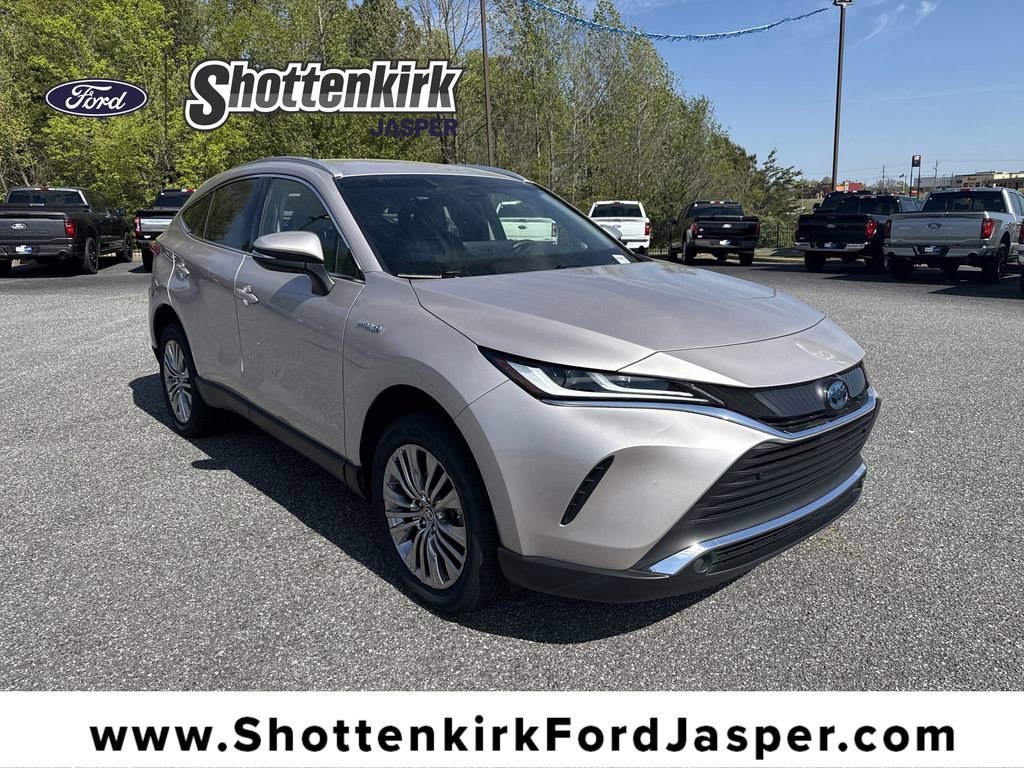 Used 2021 Toyota Venza XLE w/ Carpet Mat Package (TMS)