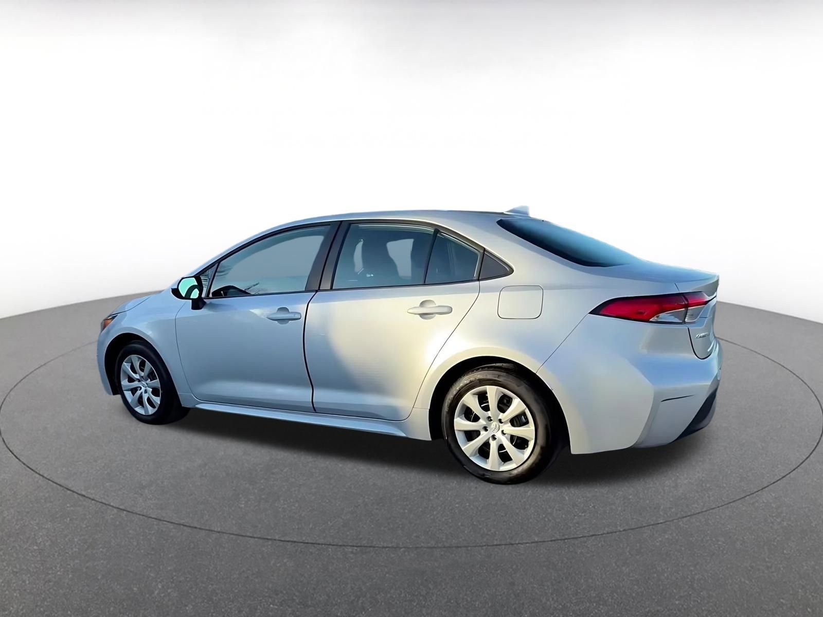 Used 2025 Toyota Corolla LE image 10