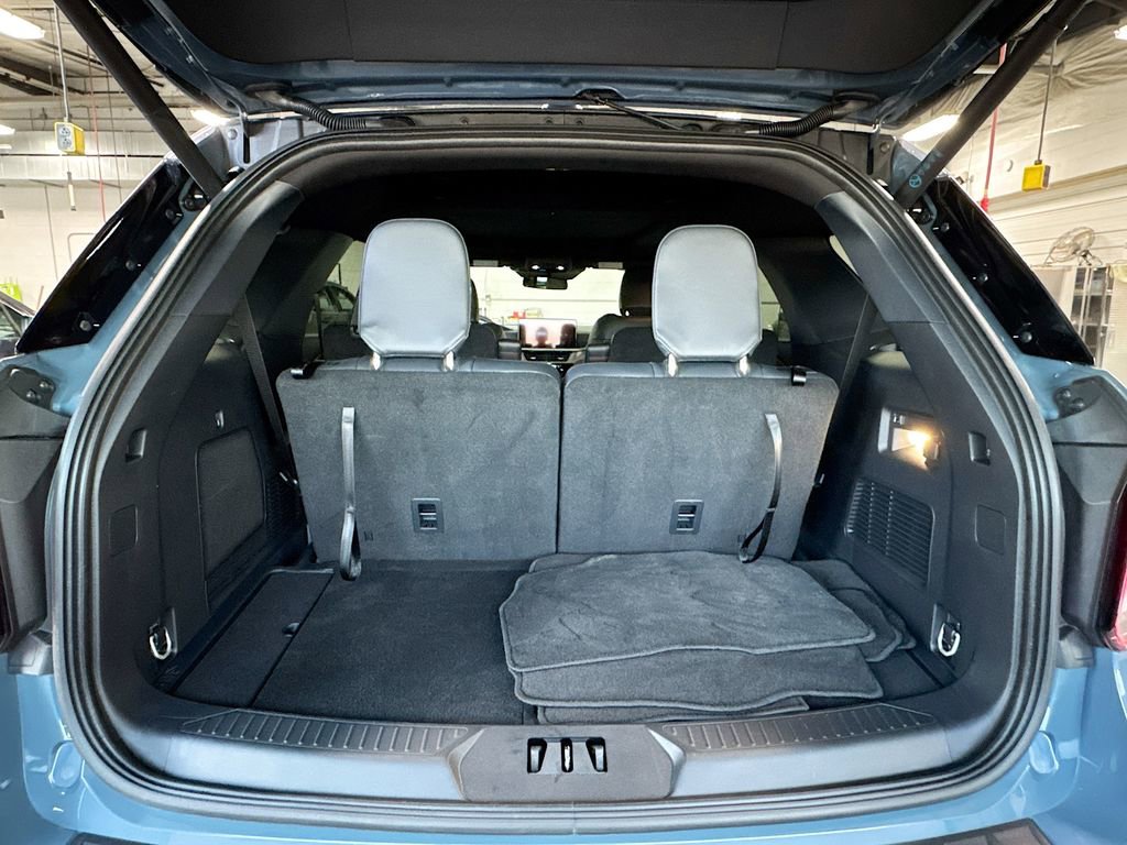 Used 2025 Ford Explorer ST-Line w/ Premium Package image 26