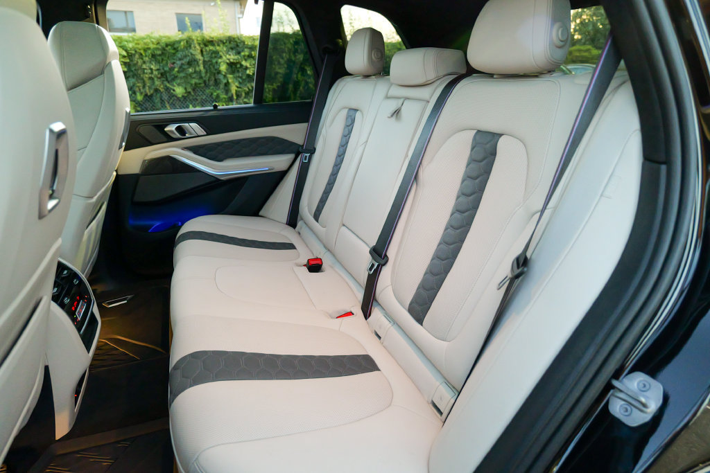 Used 2024 BMW X5 M Competition w/ Executive Package AWD/4WD image 28