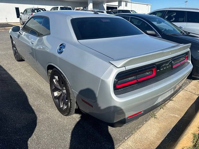 Used 2019 Dodge Challenger R/T w/ Driver Convenience Group RWD image 7
