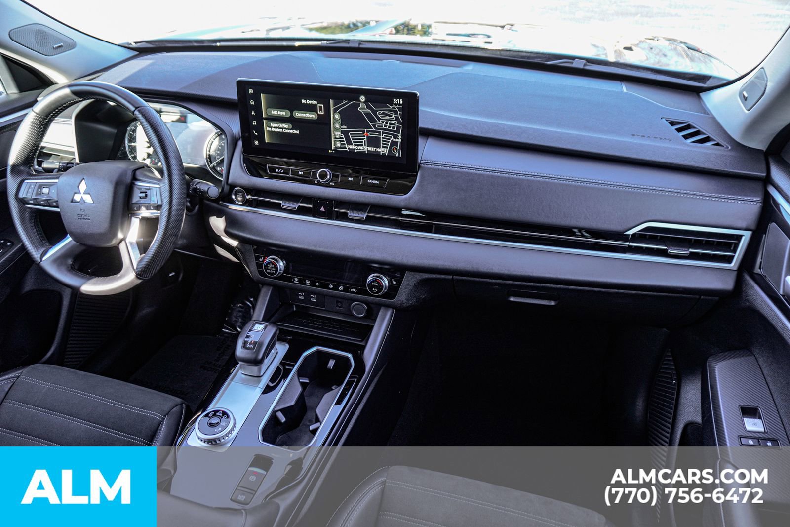 Used 2025 Mitsubishi Outlander SE image 26