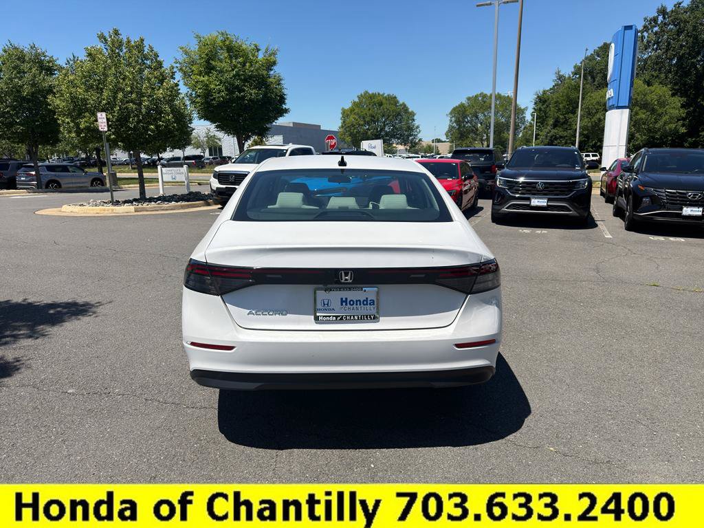 Used 2025 Honda Accord SE image 6