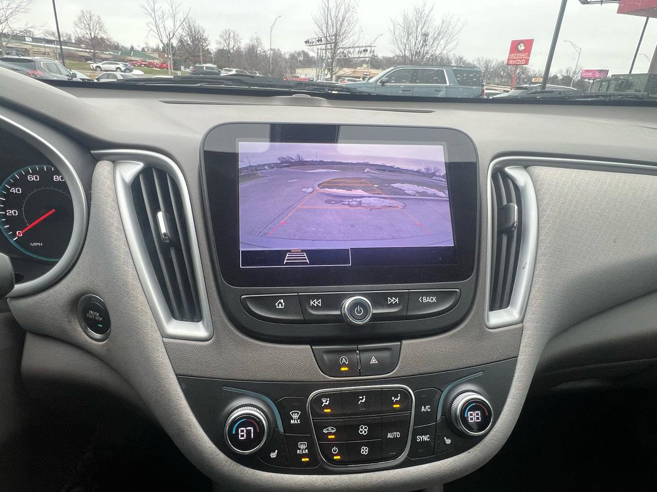 Used 2022 Chevrolet Malibu LT FWD image 12