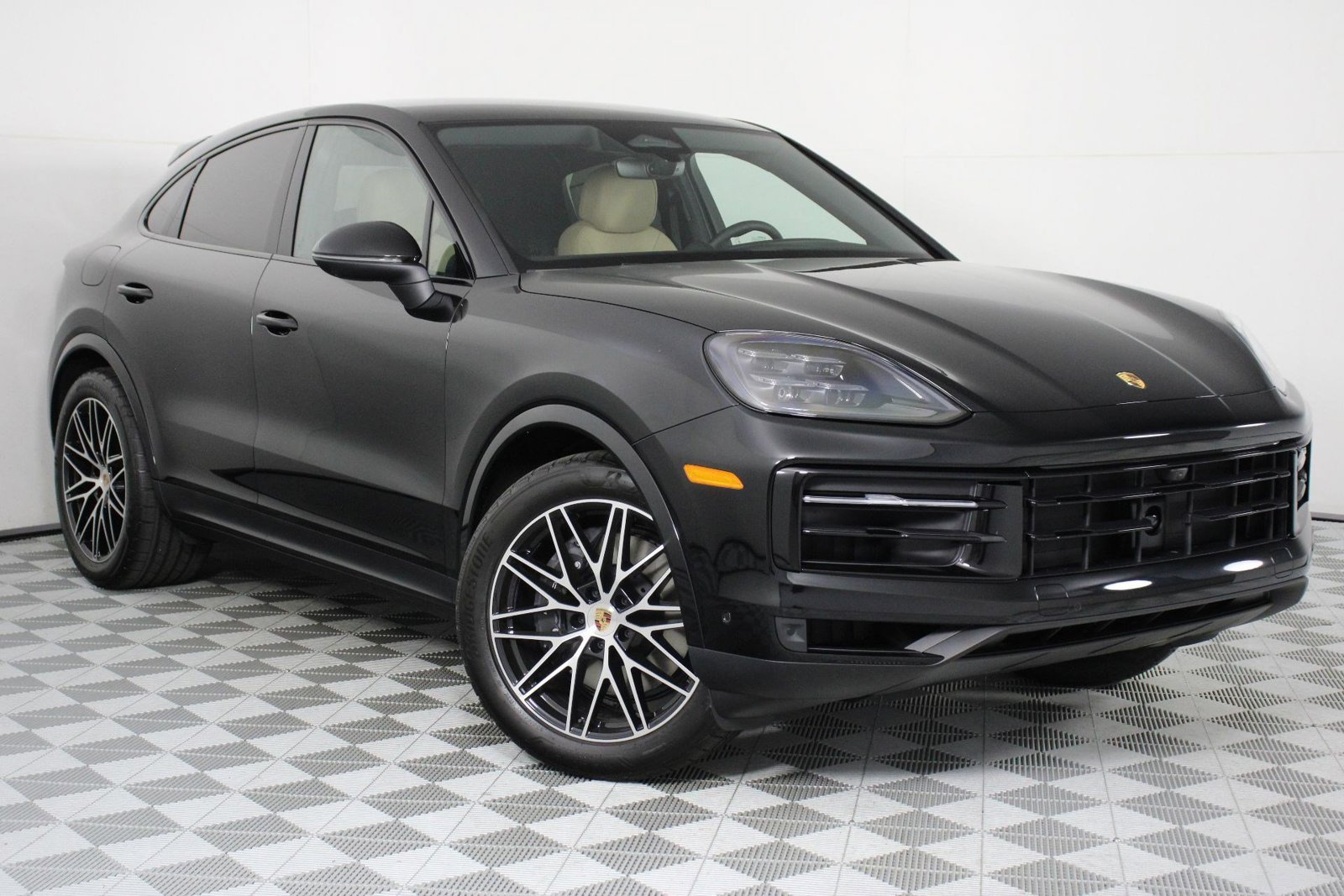 New 2026 Porsche Cayenne Coupe AWD/4WD image 9