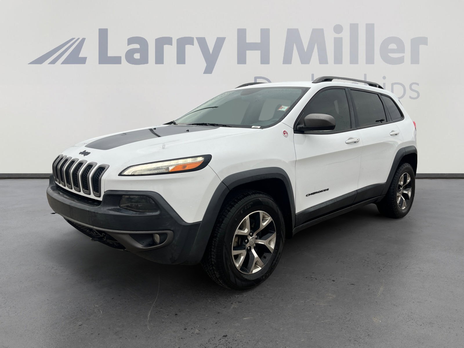 Used 2016 Jeep Cherokee Trailhawk w/ Comfort/Convenience Group image 1