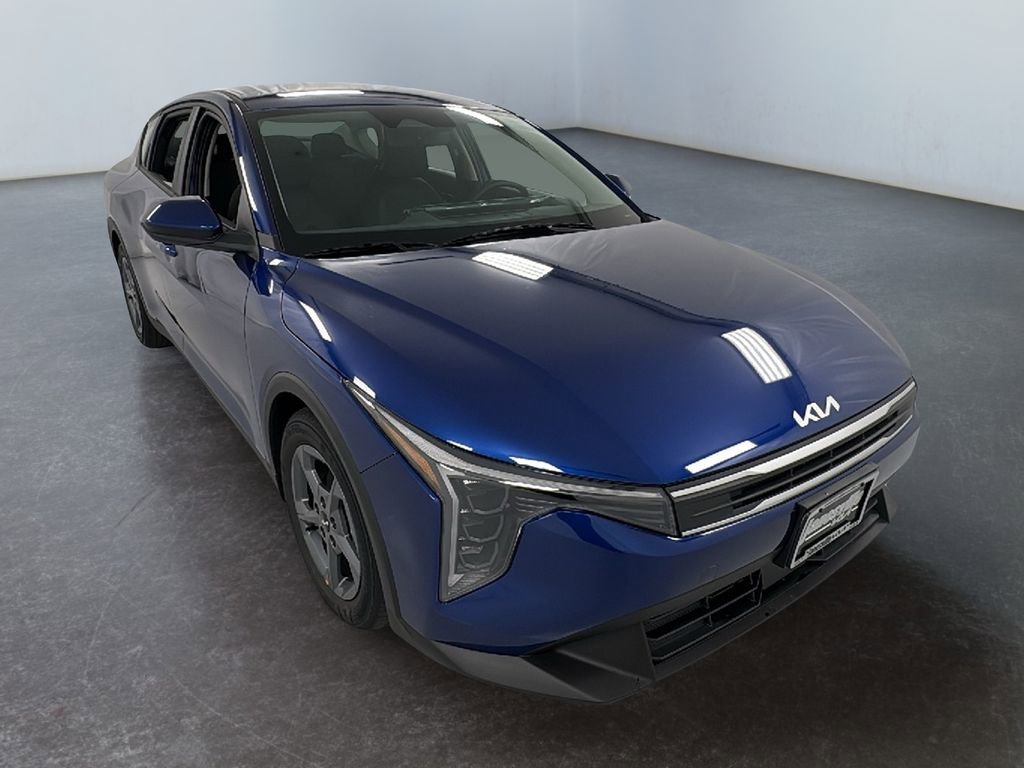 New 2025 Kia K4 LXS image 1