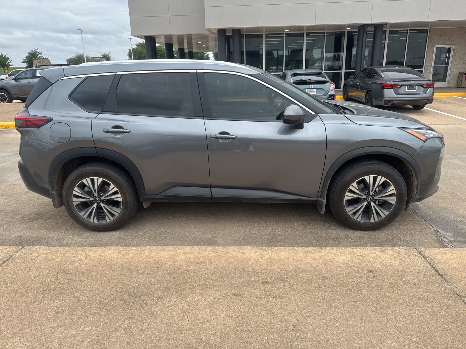 Used 2023 Nissan Rogue SV w/ SV Premium B Package FWD image 6
