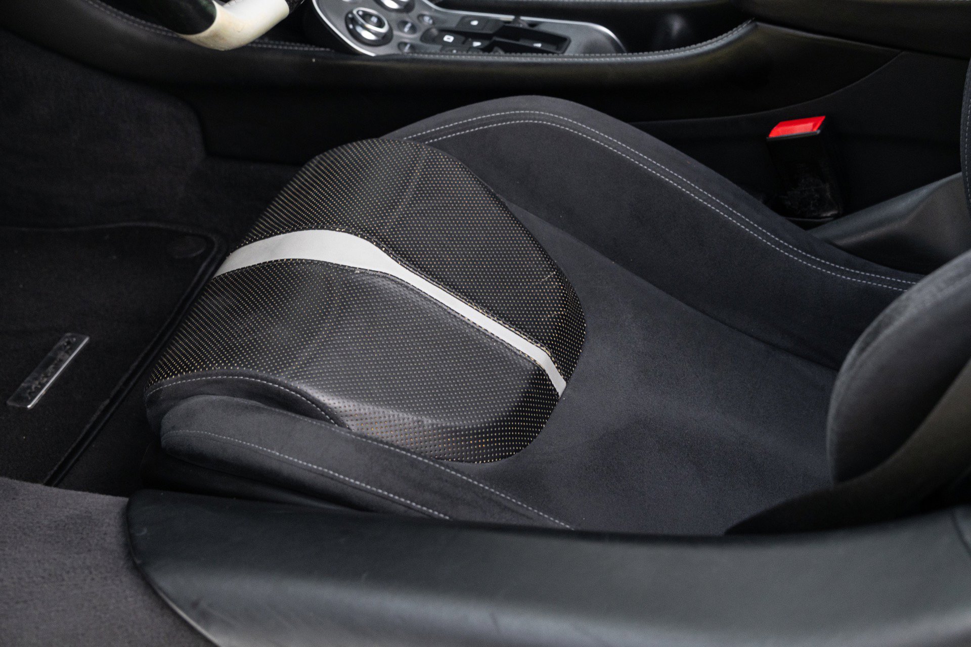 Used 2018 McLaren 570S Spider RWD image 38