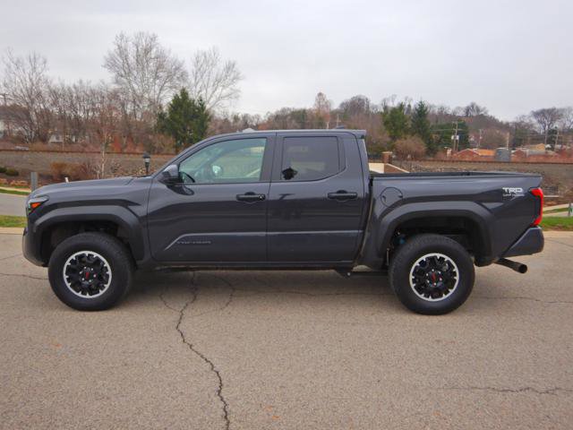 Used 2025 Toyota Tacoma TRD Off-Road image 11